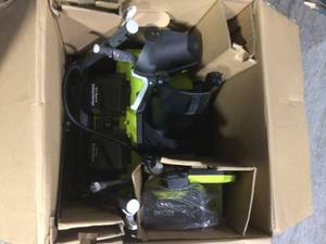 Husky 20 in. 40-Volt Single-Stage Brushless Cordless Electric Snow Blower with 5.0 Ah Battery and Charger Included in good condition