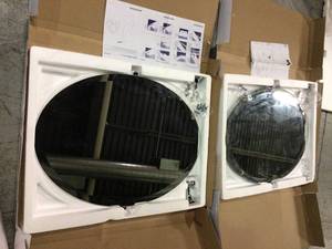 Silverton 26 in. H x 22 in. W Single Wall Mirror in Chrome by Delta&nbsp&nbspCustomer Returns Open Box See Pictures