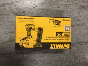 Dewalt 20-Volt Max Lithium-Ion 18-Gauge Cordless Brad Nailer Kit in good condition