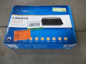 lot 815 image: Linksys Wireless-N Dual Band Router E2500-NP