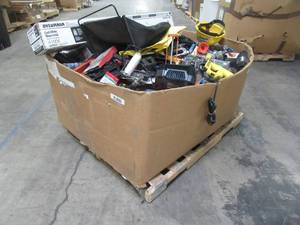 lot 227 image: WHOLESALE MIXED PALLET OF HAND TOOLS AND COMMERCIAL SUPPLIES