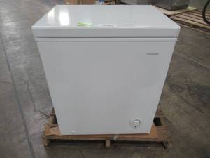lot 235 image: Frigidaire Freezer with 5 cu. ft. Capacity, White Door, Manual Defrost, CSA Certified in White FFFC05M2UW