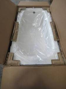 lot 314 image: American Standard Cambridge 5 ft. x 32 in. Right Drain Americast Soaking Tub in White 2461.002.020