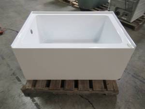 lot 309 image: Swiss Madison 48 in. Left Drain Rectangular Alcove Bathtub in White SM-AB552