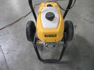 lot 15 image: Dewalt 2400 PSI 1.1 GPM Cold Water Electric Pressure Washer DWPW2400