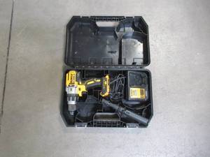 lot 25 image: DEWALT 20-Volt MAX XR Lithium-Ion Cordless Premium Brushless Hammer Drill with Charger and Case DCD996P2