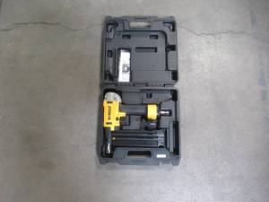 lot 28 image: DEWALT 18-Gauge Pneumatic Brad Nailer DWFP12233