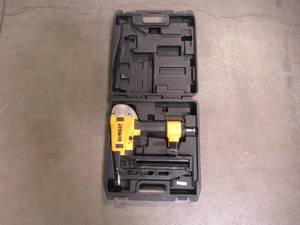 lot 29 image: DEWALT Pneumatic 16-Gauge 2-12 in. Nailer DWFP71917