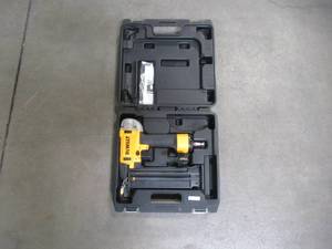 lot 30 image: DEWALT 18-Gauge Pneumatic Brad Nailer DWFP12233