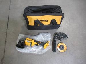 lot 36 image: DEWALT FLEXVOLT 60V MAX BRUSHLESS 4-12 IN. - 6 IN. CORDLESS GRINDER TOOL ONLY DC6418