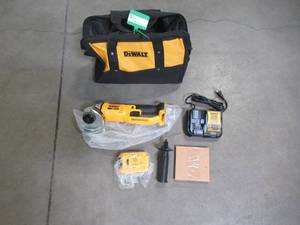lot 37 image: DEWALT 20-Volt MAX Cordless 4-12 in. to 5 in. Grinder DCG412P1