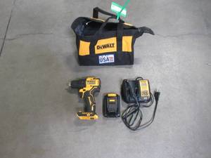 lot 39 image: DEWALT ATOMIC 20-Volt MAX Lithium-Ion Brushless Cordless Compact 12 in. Drill Driver DCD708C2