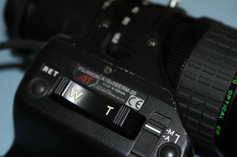 lot 85 image: Lot of 4 Professional Video Camera  Camcorder Fuji  Fujinon Zoom & Focus Lenses