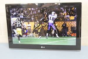 lot 49 image: LG 26 Commercial 720p HD LCD TV Television  Monitor with HDMI Input