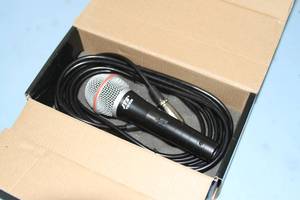 lot 15 image: JTS TM-Series Professional Audio Dynamic Vocal Microphone with XLR Cable