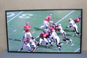 lot 61 image: 55 NEC High Definition Full HD 1080p Commercial Grade Thin Bezel Flat Screen Monitor  Display  Television  TV  - NEC Model P553