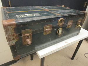 VINTAGE TAYLOR GENUINE VULCANIZED TRUNK