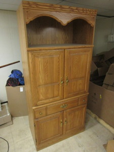 PALLISER FURNITURE ENTERTAINMENT CONSOLE CABINET