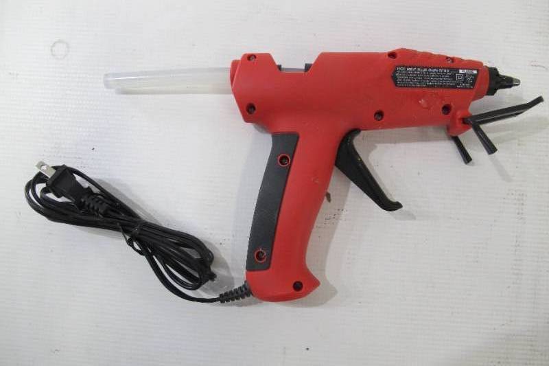 lot 105 image: Arrow GT80 Hot Melt Glue Gun