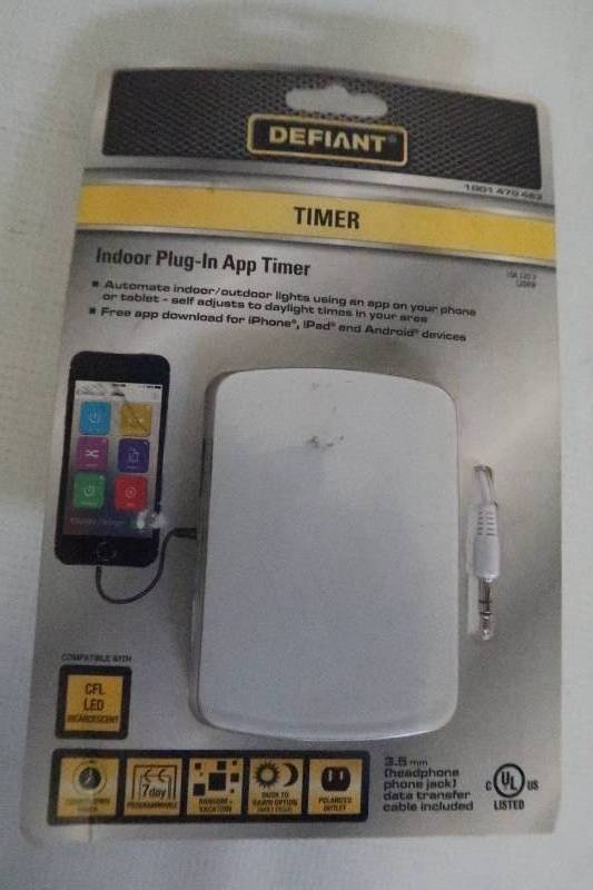 lot 84 image: Defiant 10 Amp 7-Day Indoor Plug-In Corded App Timer, White 1001470463