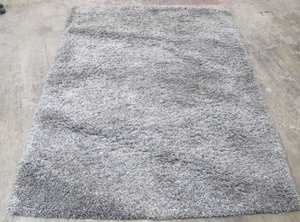 lot 457 image: Threshold 5 X 6 10 Eyelash Woven Grey Shag Rug