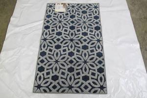 lot 479 image: Town & Country Living Kingston 27 In x 45 In Blue Grey Accent Rug