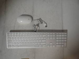 lot 56 image: Apple&nbspWired Keyboard A1243 And Apple USB Mouse