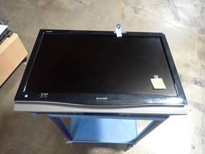 lot 62 image: Sharp&nbspAquos LC-32D64UScreen Size32&nbspRecommended Resolution1920 x 1080