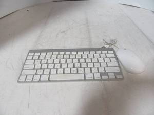 lot 58 image: Apple Wireless Keyboard & Mouse