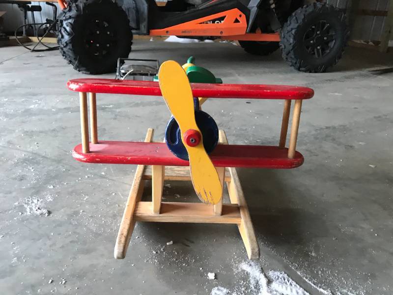 lot 11 image: Ride-On Kids Wooden Airplane Rocker