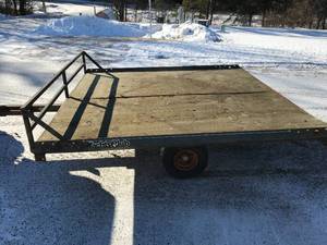 lot 3 image: 1991 Yacht Club 2-Place Snowmobile Trailer