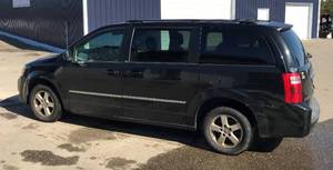 lot 3 image: 2010 Dodge Grand Caravan SXT
