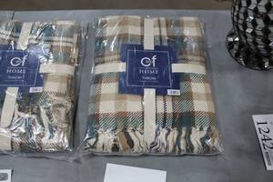 lot 1241 image: c&f Home Throw 50Lx60W (in package)