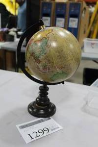 lot 1299 image: Table Globe 8Dx14H