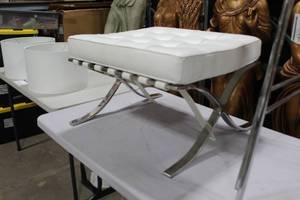lot 1337 image: Metal Ottoman with White Seat Pad 24Wx24Dx15H