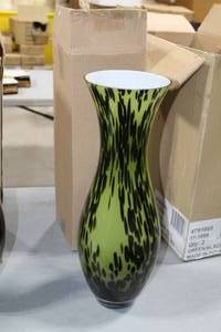 lot 1573 image: Table Vase GreenBlack 7Dx20H (in box)