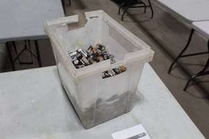 lot 1582 image: Lot of Batteries - C, D, AA