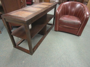 ACCENT TABLE WITH CLUB CHAIR