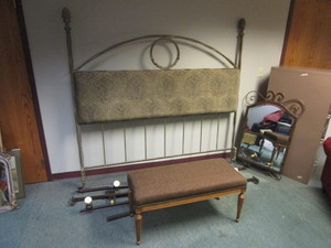 CONTEMPORARY KING BED, MIRROR AND BENCH