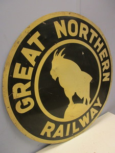lot 503 image: VINTAGE GREAT NORTHERN RAILWAY SIGN, 36 DIAMETER