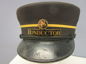 lot 505 image: VINTAGE NORTHERN PACIFIC TRAIN CONDUCTOR HAT, MADE BY MARSHALL FIELD & CO., CHICAGO