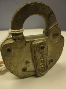 lot 510 image: VINTAGE ADLAKE NORTHERN-PACIFIC RAILROAD STEEL SWITCH LOCK