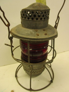 lot 517 image: VINTAGE ADLAKE KERO RAILROAD LANTERN, W RED-RIBBED GLOBE, D.M. & I.R., CANADA 1921-1923, #2-48