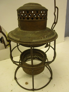 lot 525 image: VINTAGE ADAMS & WESTLAKE CO. RAILROAD LANTERN