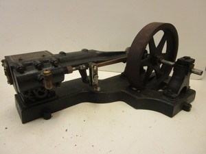 lot 527 image: VINTAGE MINIATURE STEAM ENGINE