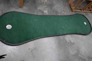 PUTTING GREEN