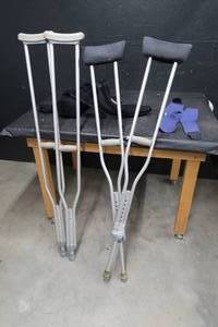CRUTCHES , SLINGS AND KNEE BRACE