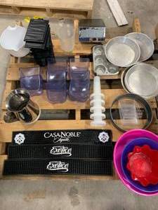 lot 23 image: Large Lot of Restaurant Wares
