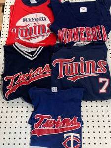 lot 56 image: 5pc Minnesota Twins Apparel From 1980sTo1990s Size L