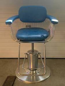 lot 64 image: 1960s Barber Chair Belmont Takara Warren Planter Style Original from Josephs School of Hair